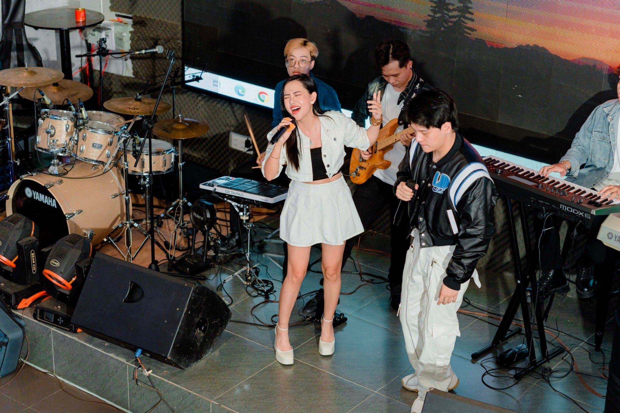Dịch Vụ Cho Thuê Band Nhạc Acoustic Chuyên Nghiệp